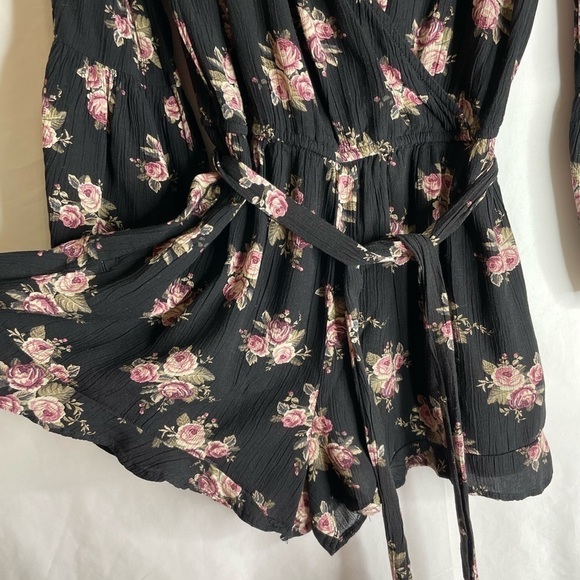 𝅺American Eagle Outfitter’s jumpsuit Rompers - Picture 6 of 13